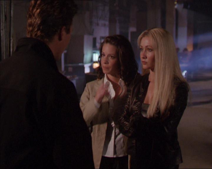 Charmed-Online_dot_net-2x02MoralityBites1183.jpg