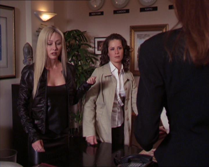 Charmed-Online_dot_net-2x02MoralityBites1261.jpg