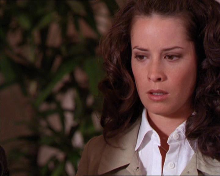 Charmed-Online_dot_net-2x02MoralityBites1349.jpg