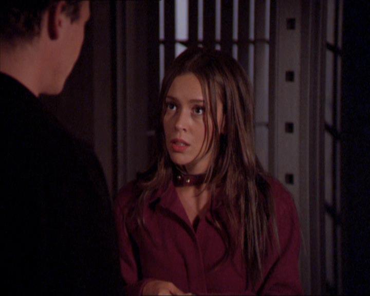 Charmed-Online_dot_net-2x02MoralityBites1370.jpg