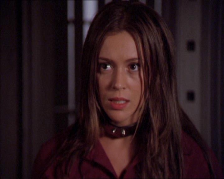 Charmed-Online_dot_net-2x02MoralityBites1381.jpg