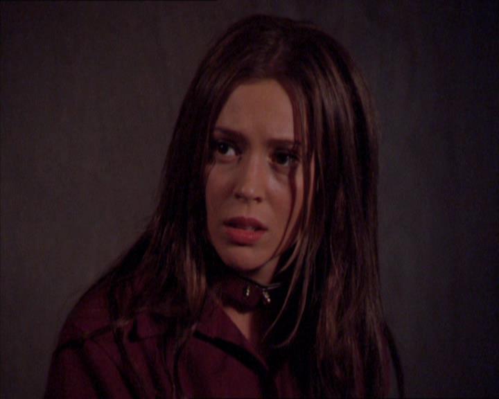 Charmed-Online_dot_net-2x02MoralityBites1412.jpg