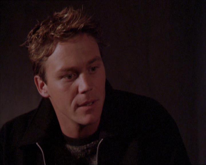 Charmed-Online_dot_net-2x02MoralityBites1429.jpg
