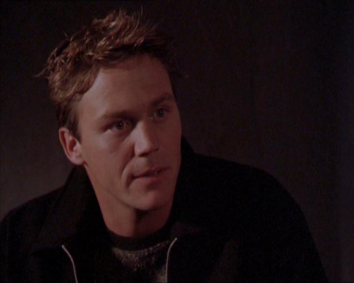 Charmed-Online_dot_net-2x02MoralityBites1430.jpg