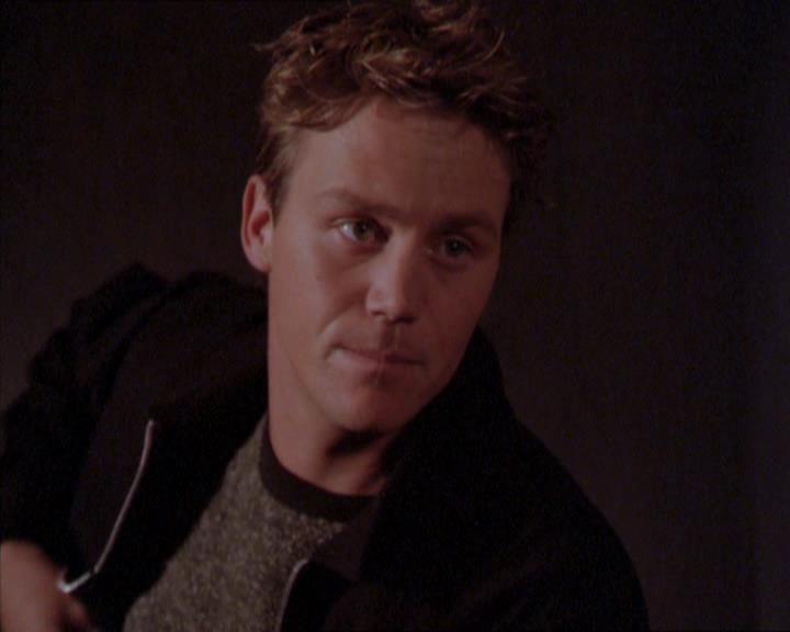 Charmed-Online_dot_net-2x02MoralityBites1438.jpg