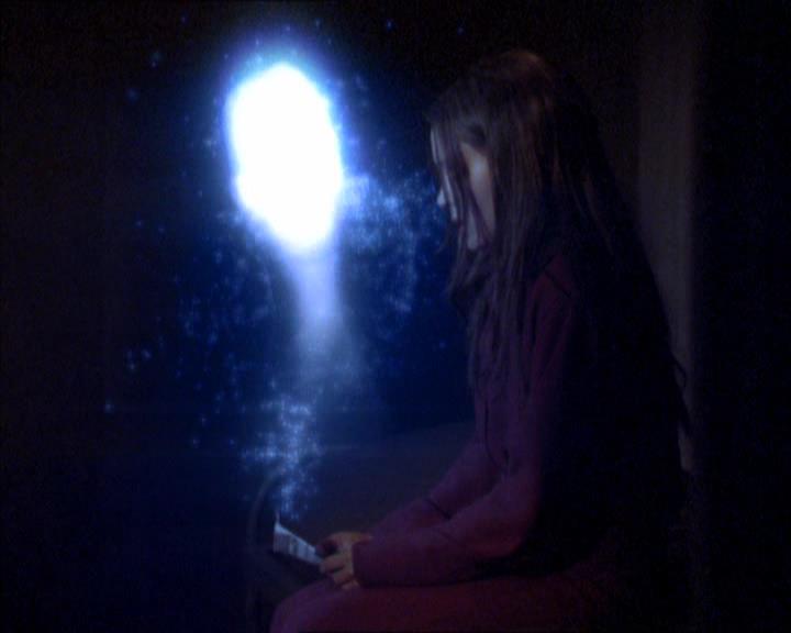 Charmed-Online_dot_net-2x02MoralityBites1462.jpg