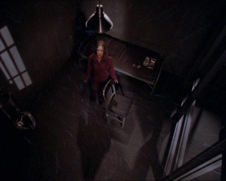 Charmed-Online_dot_net-2x02MoralityBites1465.jpg