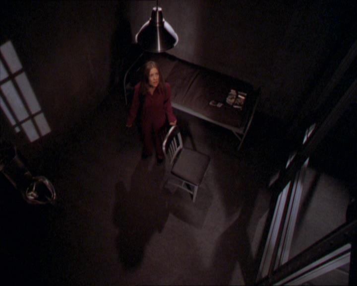 Charmed-Online_dot_net-2x02MoralityBites1467.jpg