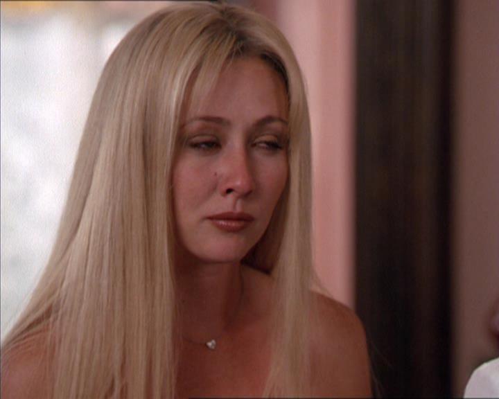 Charmed-Online_dot_net-2x02MoralityBites1567.jpg