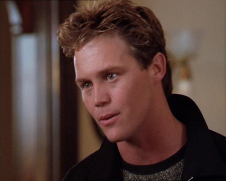 Charmed-Online_dot_net-2x02MoralityBites1572.jpg
