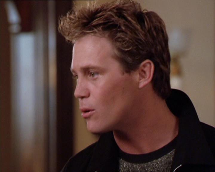 Charmed-Online_dot_net-2x02MoralityBites1574.jpg