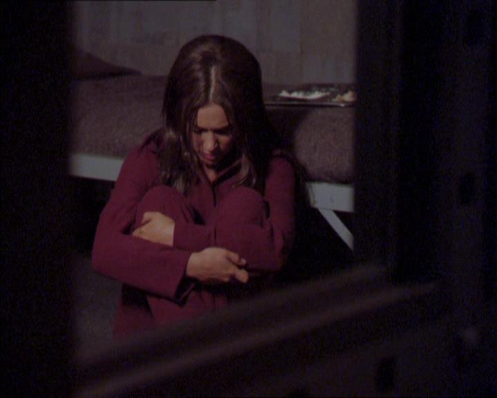 Charmed-Online_dot_net-2x02MoralityBites1616.jpg