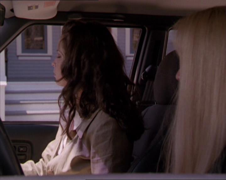 Charmed-Online_dot_net-2x02MoralityBites1631.jpg
