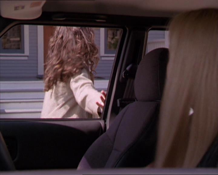 Charmed-Online_dot_net-2x02MoralityBites1646.jpg