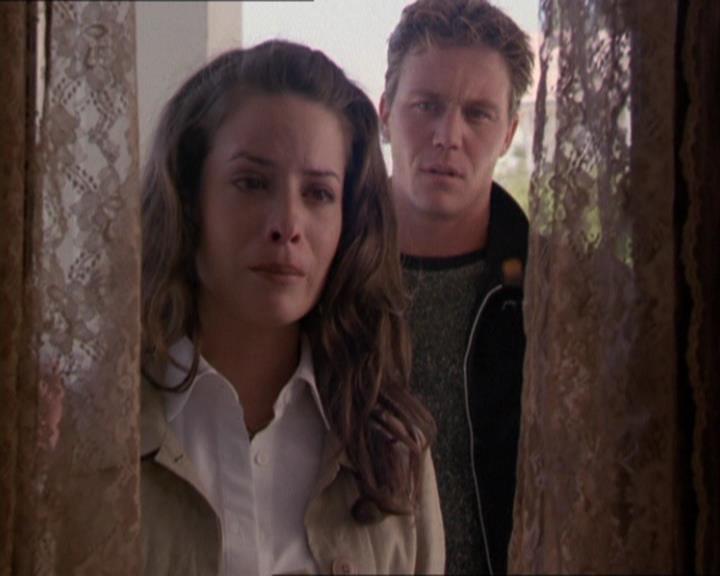Charmed-Online_dot_net-2x02MoralityBites1670.jpg