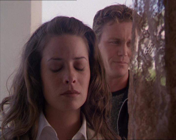 Charmed-Online_dot_net-2x02MoralityBites1708.jpg