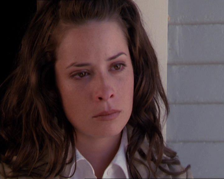 Charmed-Online_dot_net-2x02MoralityBites1731.jpg