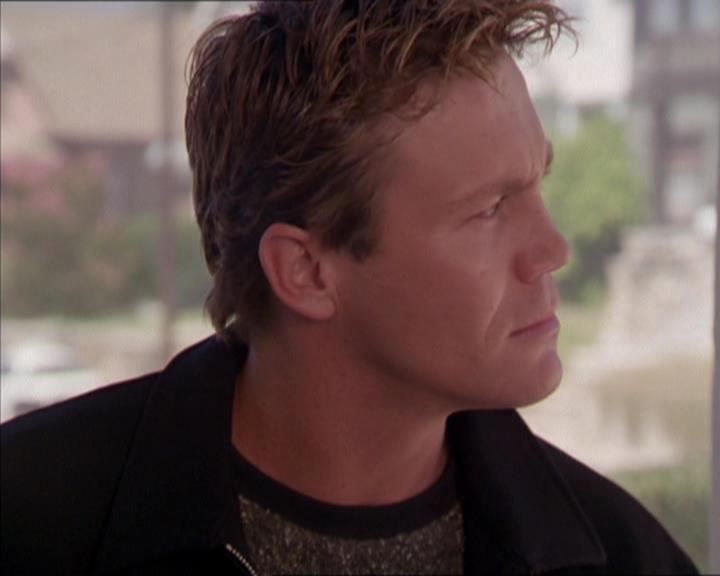 Charmed-Online_dot_net-2x02MoralityBites1753.jpg