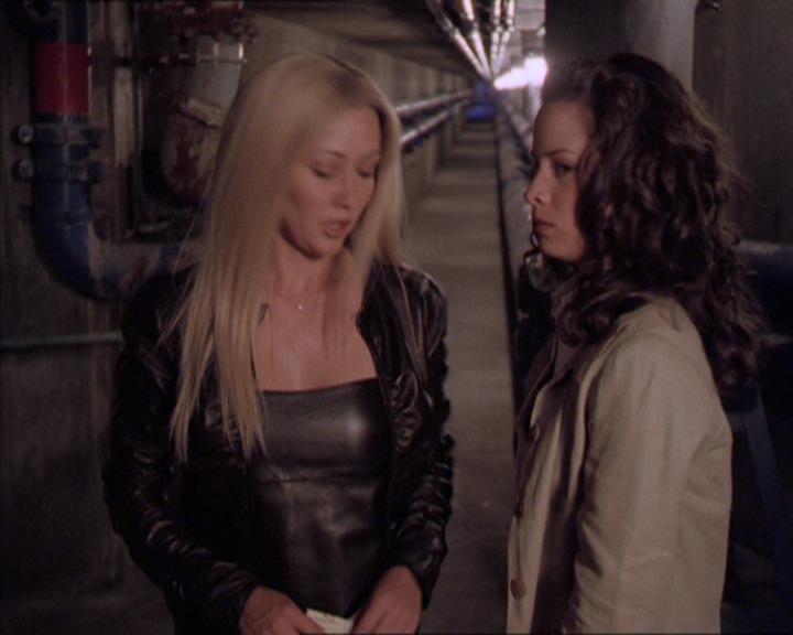 Charmed-Online_dot_net-2x02MoralityBites1874.jpg
