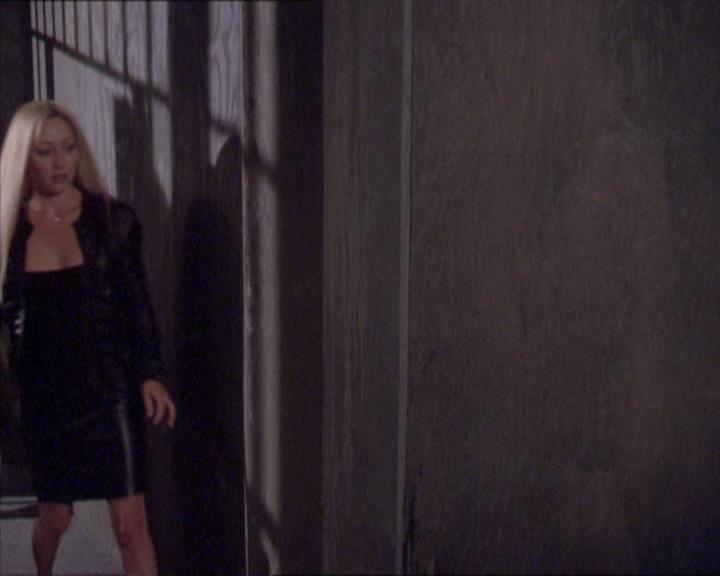 Charmed-Online_dot_net-2x02MoralityBites1883.jpg