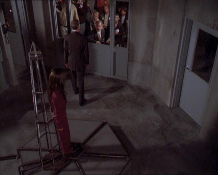 Charmed-Online_dot_net-2x02MoralityBites1952.jpg