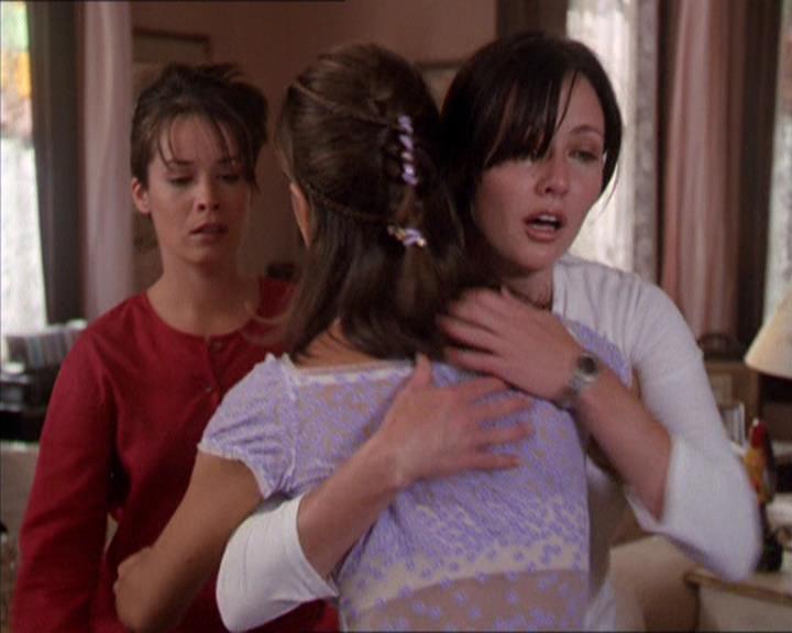 Charmed-Online_dot_net-2x02MoralityBites2161.jpg