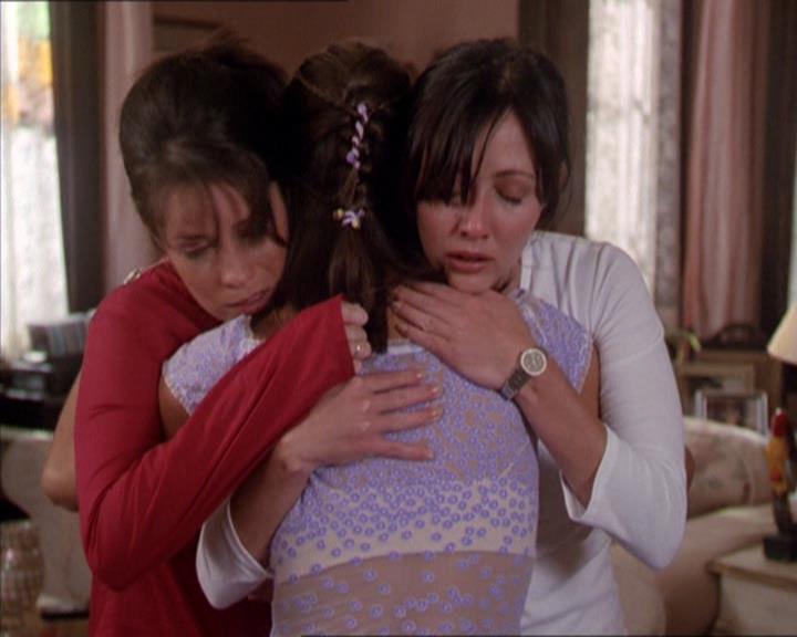 Charmed-Online_dot_net-2x02MoralityBites2162.jpg