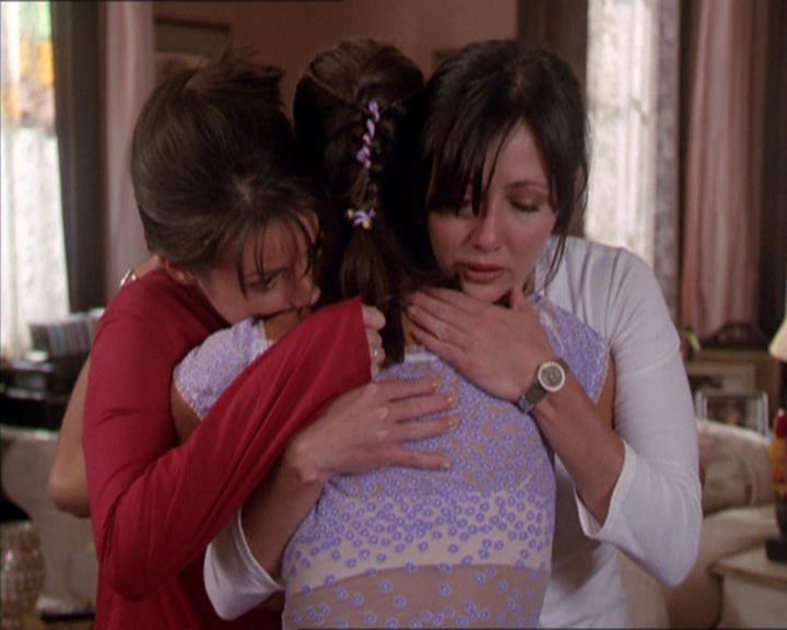 Charmed-Online_dot_net-2x02MoralityBites2163.jpg