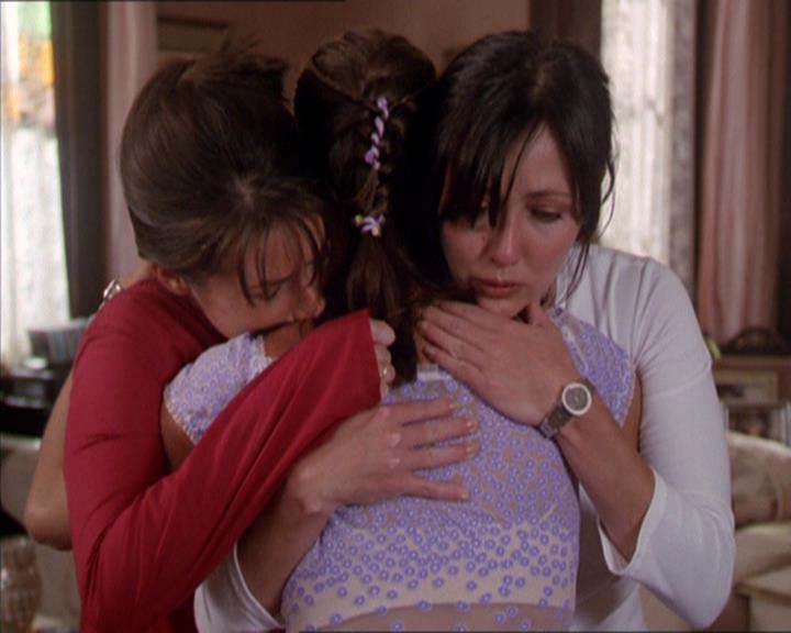 Charmed-Online_dot_net-2x02MoralityBites2164.jpg