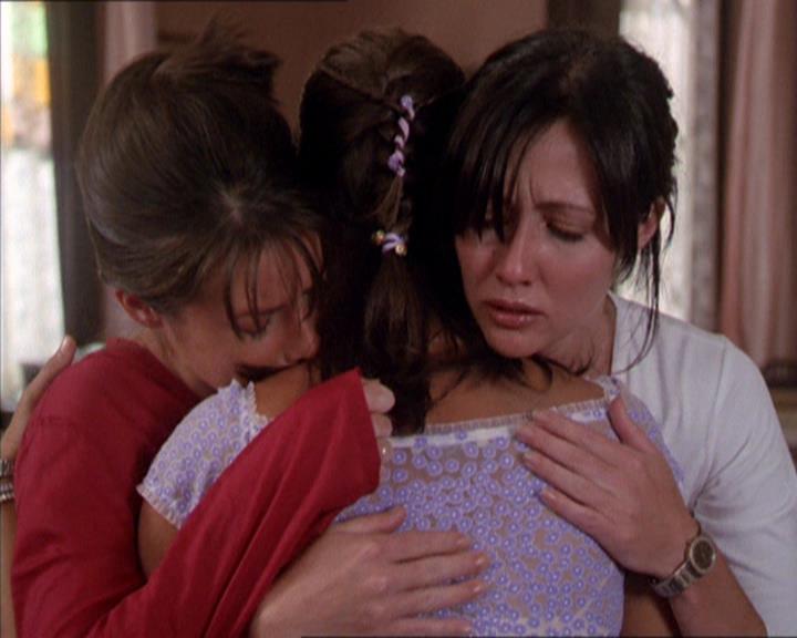 Charmed-Online_dot_net-2x02MoralityBites2170.jpg