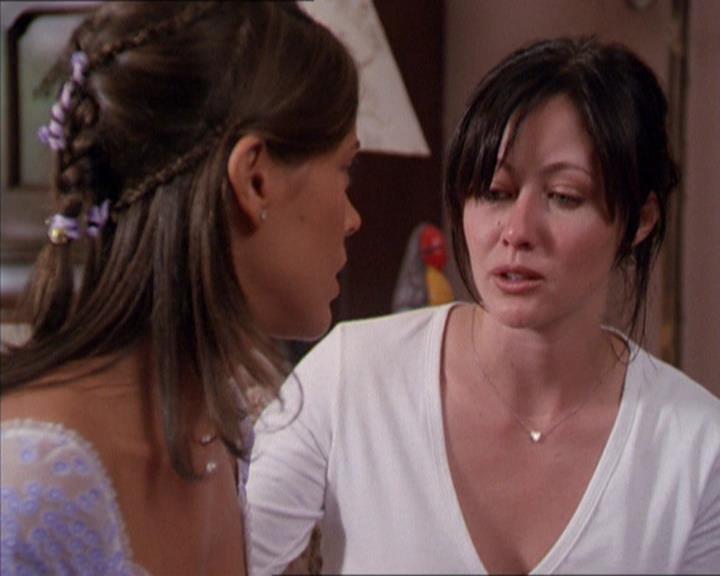 Charmed-Online_dot_net-2x02MoralityBites2182.jpg