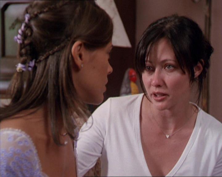 Charmed-Online_dot_net-2x02MoralityBites2183.jpg