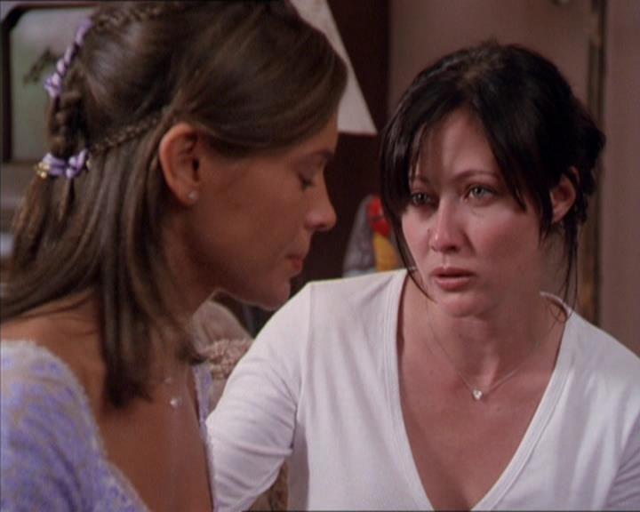 Charmed-Online_dot_net-2x02MoralityBites2184.jpg