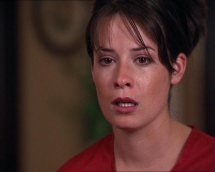 Charmed-Online_dot_net-2x02MoralityBites2195.jpg