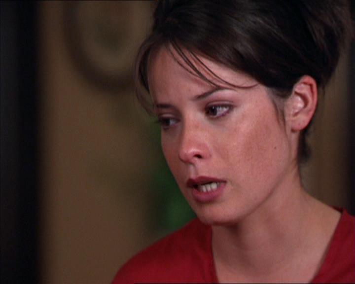 Charmed-Online_dot_net-2x02MoralityBites2212.jpg