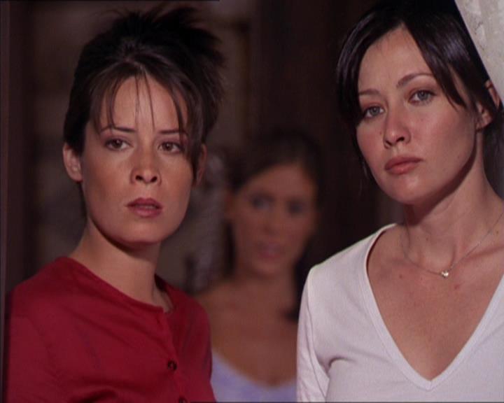 Charmed-Online_dot_net-2x02MoralityBites2235.jpg