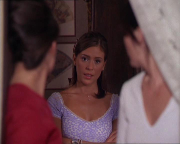 Charmed-Online_dot_net-2x02MoralityBites2238.jpg