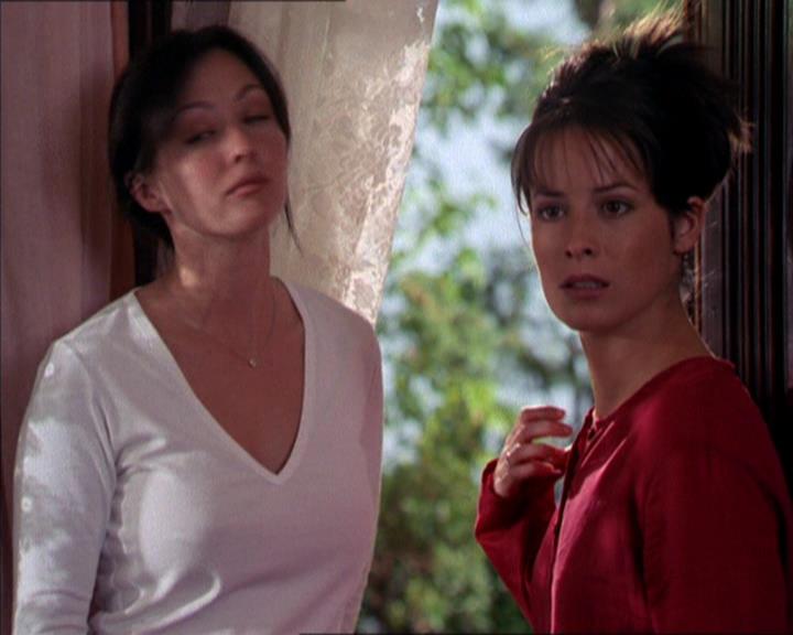 Charmed-Online_dot_net-2x02MoralityBites2249.jpg