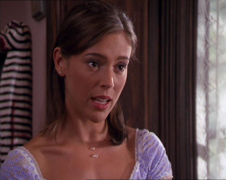 Charmed-Online_dot_net-2x02MoralityBites2252.jpg