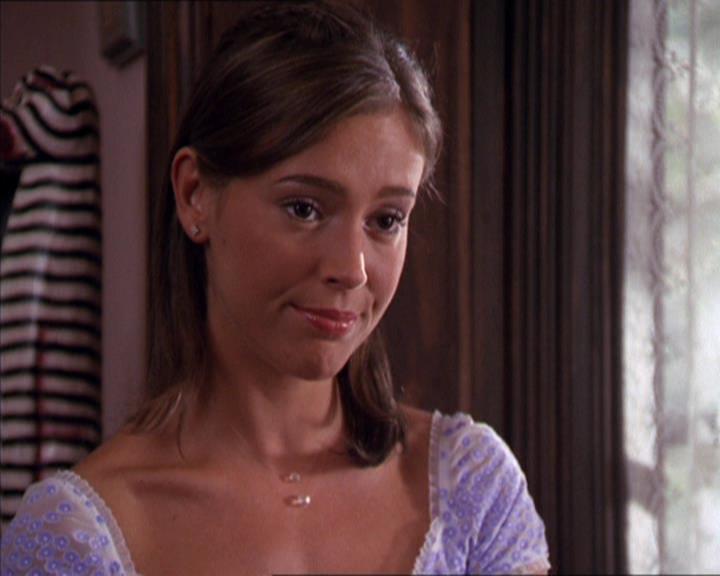 Charmed-Online_dot_net-2x02MoralityBites2254.jpg