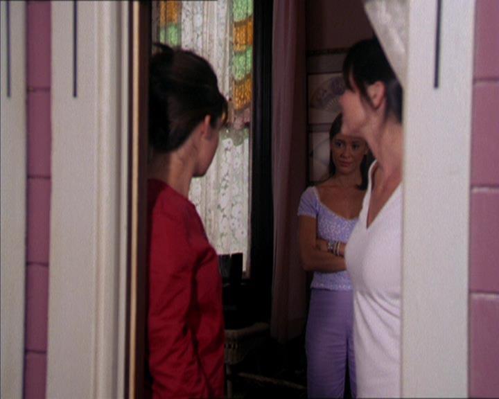 Charmed-Online_dot_net-2x02MoralityBites2266.jpg