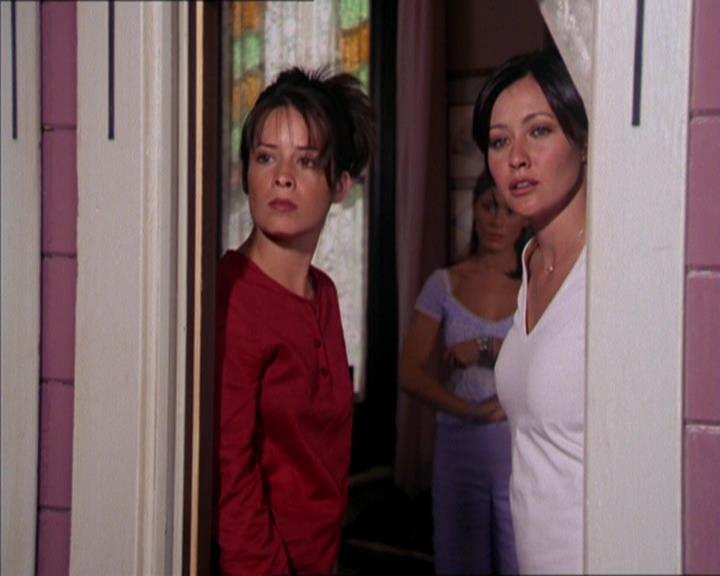 Charmed-Online_dot_net-2x02MoralityBites2269.jpg