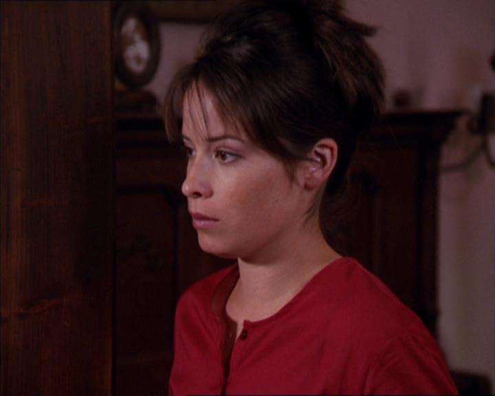 Charmed-Online_dot_net-2x02MoralityBites2271.jpg