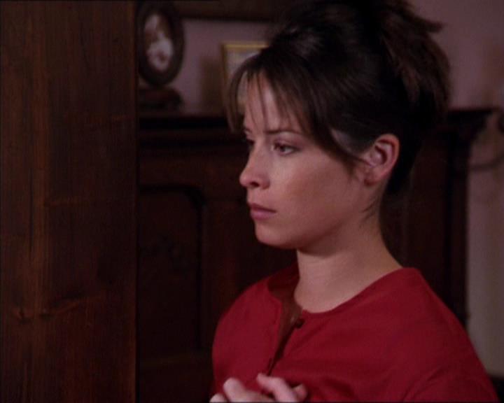 Charmed-Online_dot_net-2x02MoralityBites2272.jpg