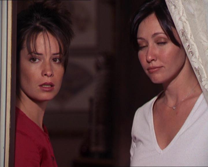 Charmed-Online_dot_net-2x02MoralityBites2292.jpg