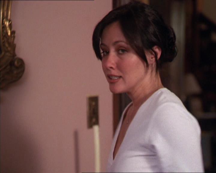 Charmed-Online_dot_net-2x02MoralityBites2298.jpg