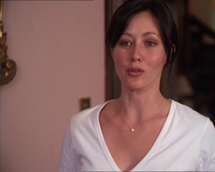 Charmed-Online_dot_net-2x02MoralityBites2302.jpg