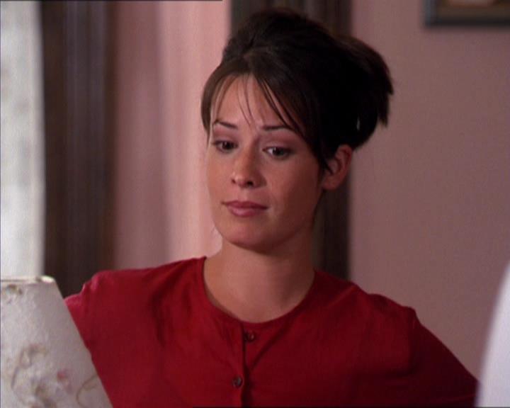 Charmed-Online_dot_net-2x02MoralityBites2310.jpg