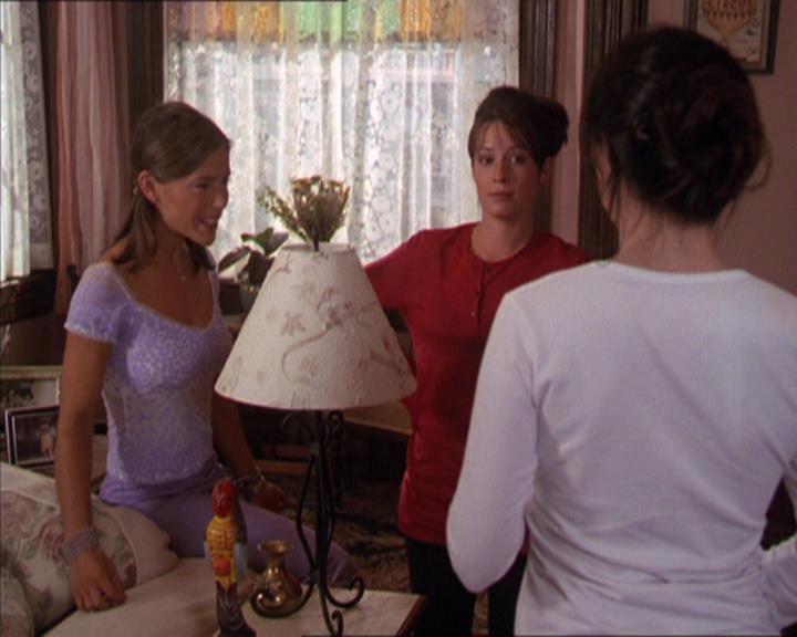 Charmed-Online_dot_net-2x02MoralityBites2312.jpg