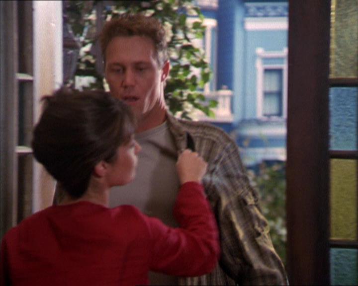 Charmed-Online_dot_net-2x02MoralityBites2330.jpg